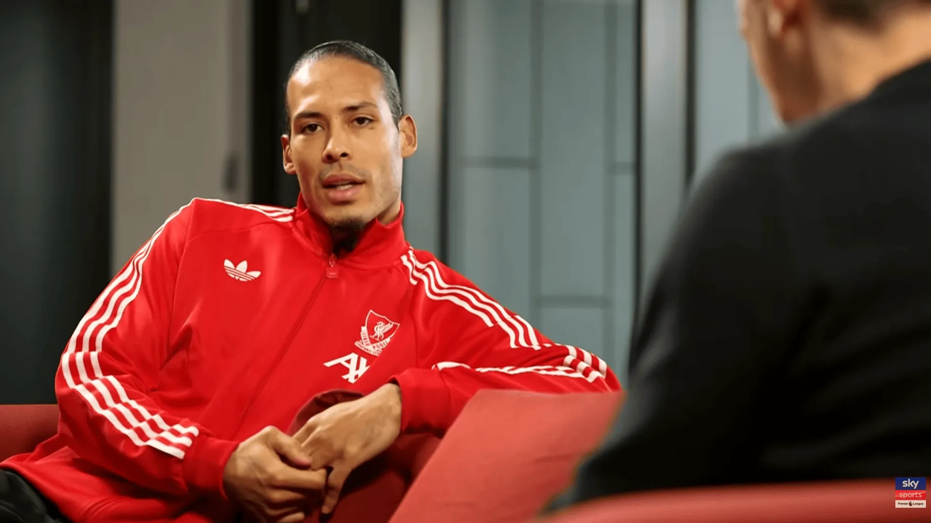 开云电子-范戴克：斯洛特值得尊重，他需要时间让利物浦转型走向积极